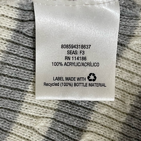 Metaphor sz sm sweater gray/ white back button accent - Picture 11 of 12